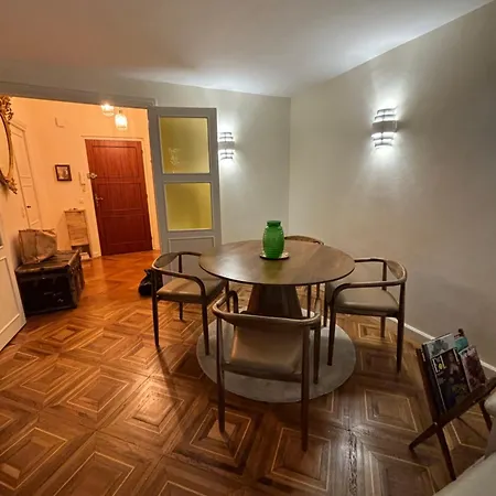 Isola Apartment *
