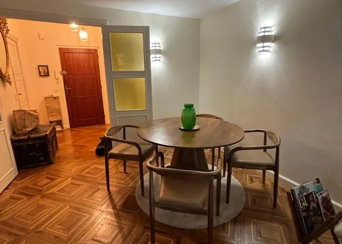 Isola Apartment *
