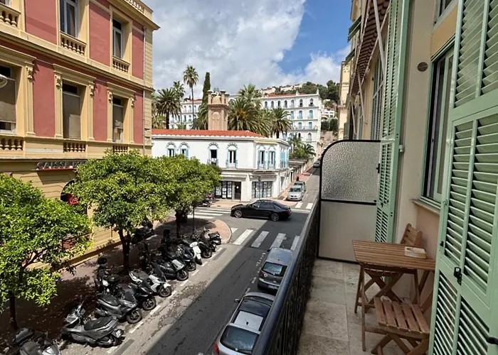 Isola Apartment *